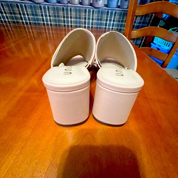 Women’s sz 8.5M Unisa Miriam box is no good crushed will send in generic box - Picture 3 of 4